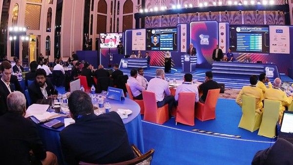 IPL 2022 Mega Auction : જાણો ખેલાડીઓ ખરીદવા માટે કઈ ટીમ પાસે કેટલા પૈસા છે?