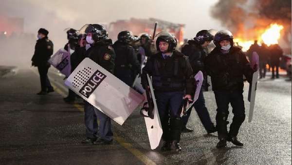 કઝાખસ્તાનમાં ગેસના વધતા ભાવોને લઈને હિંસા વણસી, ઈમરજન્સી લાગુ, પુતિને તૈનાત કરી સેના