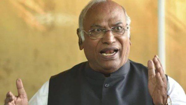 ખડગેએ કહ્યું- મોદી સરકારે ભારતના દુશ્મનોની જેમ કામ કર્યું?