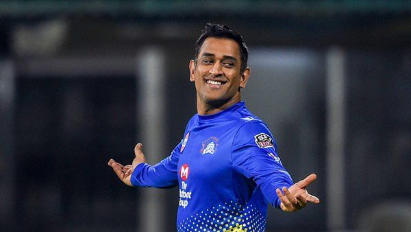 માહીએ 1971ની આ વિન્ટેજ લેન્ડ રોવર કાર ખરીદી, હરાજીમાં લગાવી આટલી બોલી