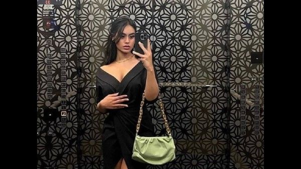 નવા વર્ષમાં અજય દેવગણની દીકરી નીસાએ 18 વર્ષની ઉંમરમાં વધાર્યુ તાપમાન, બ્લેક ડ્રેસમાં સૌથી હોટ