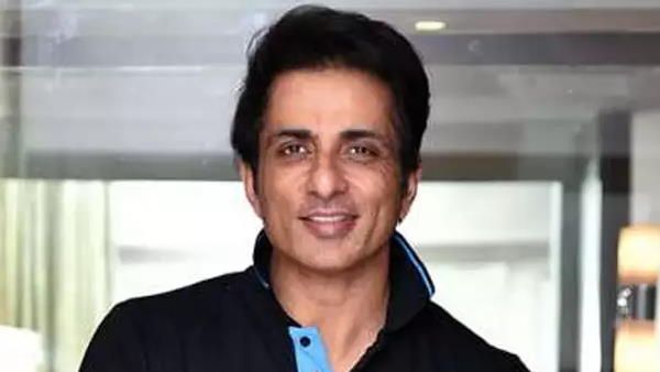 કોરોનાની ત્રીજી લહેરના ખતરા વચ્ચે સોનુ સુદ ફરી આવ્યા આગળ, કહ્યું- મારો નંબર હજુ પણ એજ છે