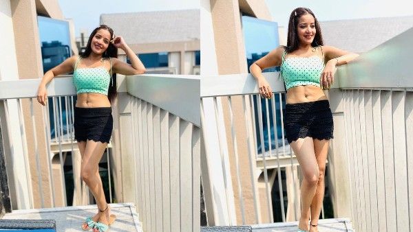 મિની સ્કર્ટમાં મોનાલિસાએ બાલ્કનીમાં બોલ્ડ પોઝ આપ્યા, જુઓ ફોટો!