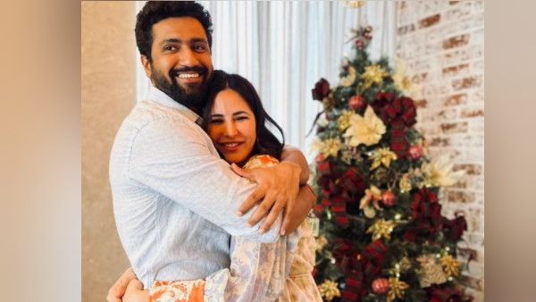 વિકી અને કેટરીના મુંબઈમાં રહે છે વિકી અને કેટરીના મુંબઈમાં રહે છે