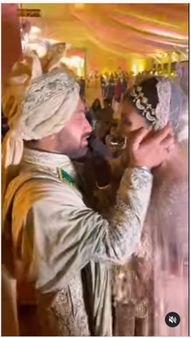 વર-કન્યા એકબીજાને જોઇને થયા ભાવુક