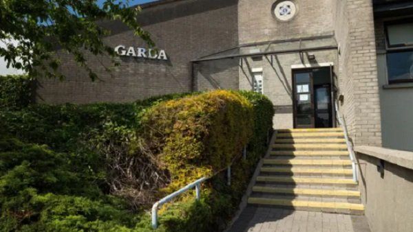 મૃત વ્યક્તિને પેન્શન માટે પોસ્ટ ઓફિસ લઈ ગયા