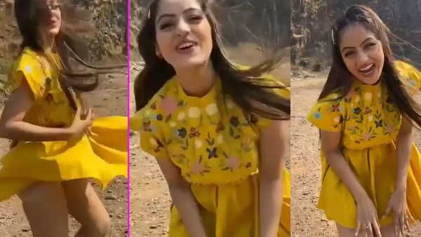 ડ્રેસ હવામાં ઉડવા લાગ્યો