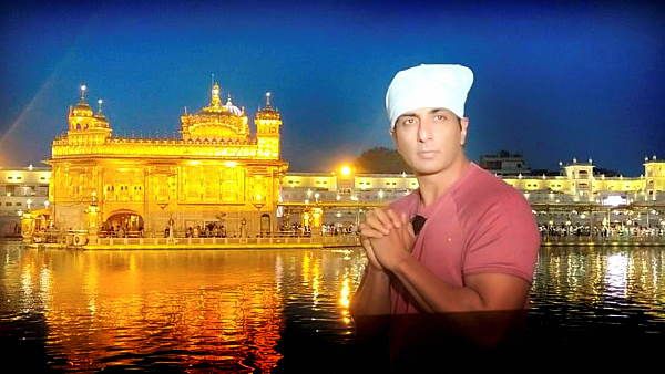 '18000 ભારતીય છાત્ર અને ઘણા પરિવાર...' યુક્રેનને લઈને આ વાત પર છલકાયુ સોનૂ સૂદનુ દર્દ