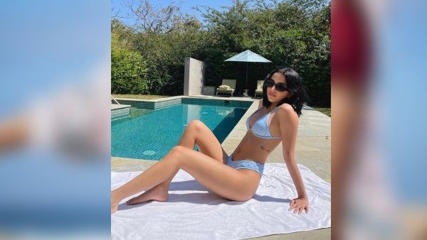 આલિયા ફેન્સ સાથે જોડાયેલી રહે છે આલિયા ફેન્સ સાથે જોડાયેલી રહે છે