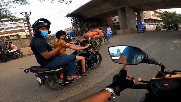 બાળકો સાથે 2 વ્હીલર ચલાવનારા લોકો માટે આવ્યો નવો નિયમ, ઉલ્લંઘન કરવા પર થશે 1000 રૂપિયા દંડ