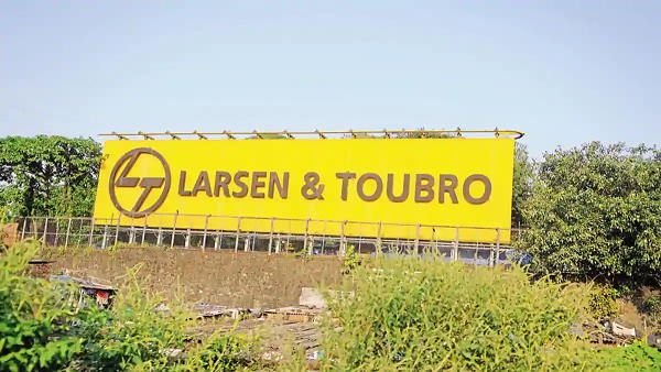 કુલ લંબાઈ કેટલી છે અને કેટલા પિલર બનશે? કુલ લંબાઈ કેટલી છે અને કેટલા પિલર બનશે?