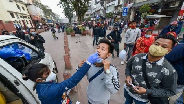 મુંબઇમાં કોવિડ પ્રતિબંધ કરાયા હળવા, 50 ટકા ક્ષમતા સાથે ખુલશે રેસ્ટોરાં-થિયેટર