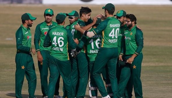 બીબીએલ રમતી વખતે હસનૈનની એક્શન નજરમાં આવી હતી