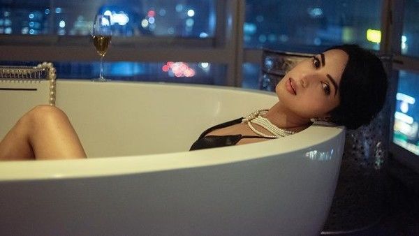 બાથરૂમ ફોટો શેર કરી સોનલ ચૌહાણે ખલબલી મચાવી, તોડી નાંખી બોલ્ડનેસની તમામ હદ!