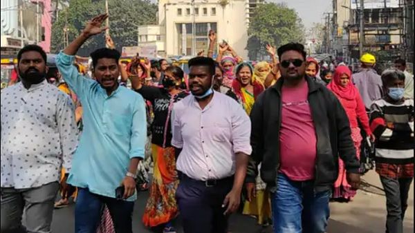 વડોદરા: પાથરણાવાળાઓએ મોરચો માંડતા તંત્રએ શુક્રવારી બજાર ભરવા આપી મંજુરી