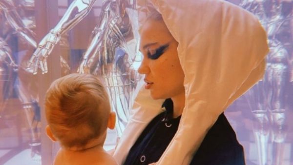 એલોન મસ્ક-ગ્રિમ્સને એક પુત્ર છે