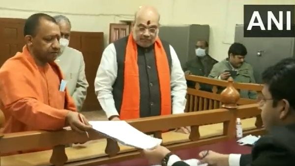 UP election 2022: યોગી આદીત્યનાથે ગોરખપુરથી ઉમેદવારી નોંધાવી, ગૃહ મંત્રી અમિત શાહ રહ્યાં હાજર