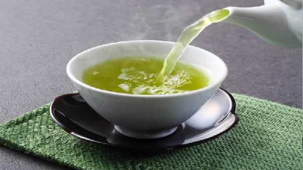 આખો દિવસ ગ્રીન ટીનુ સેવન કરવુ આખો દિવસ ગ્રીન ટીનુ સેવન કરવુ