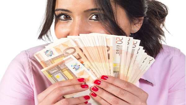 પૈસા બાબતે રહે છે ભાગ્યશાળી