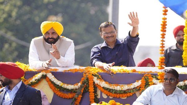 કેજરીવાલે રોડ શોમાં કહ્યું- લવ યુ પંજાબ, જે લોકો તમને લૂંટતા હતા તે હવે બંધ થઈ જશે