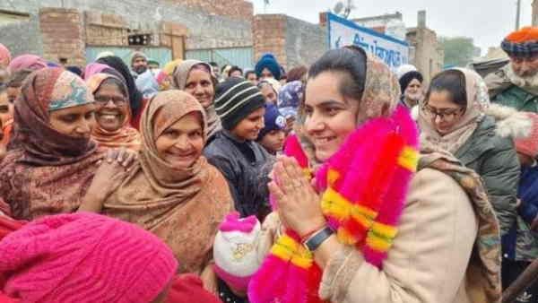 પ્રોફેસર બલજિન્દર કૌર (37), તલવંડી સાબો, AAP