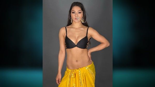 હોટ પોઝે ફેન્સને દિવાના બનાવ્યા