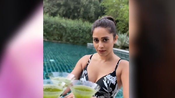 નુસરત ફેન્સ સાથે જોડાયેલી રહે છે