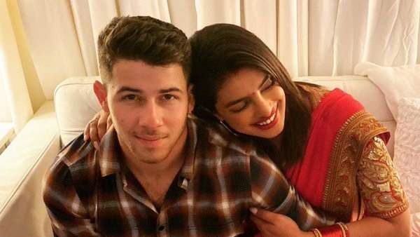 દોસ્તો અને પરિવાર પણ થયા શામેલ