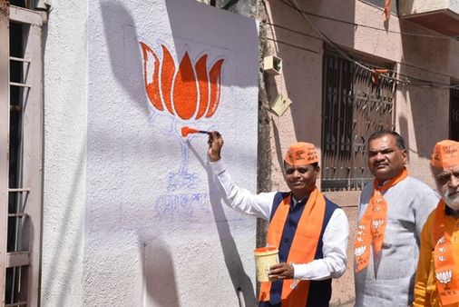 રેલ્વે વહીવટી તંત્ર કોઈપણ શેરીઓમાં આગળ વધતું નથી