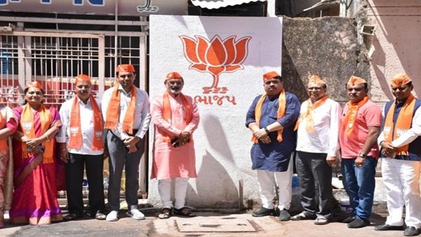 સંબંધિત અધિકારીઓએ યોગ્ય પગલાં લેવા જોઈએ