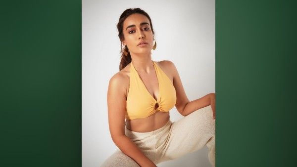 સુરભીએ ફરી ઈન્ટરનેટ પર આગ લગાવી