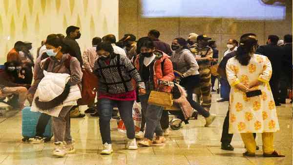 યુક્રેનથી ભારતીયોને લાવવાનો મામલો સુપ્રીમમાં પહોંચ્યો, CJI બોલ્યા- શું પુતિનને રોકવાનો નિર્દેશ આપી શકીયે?