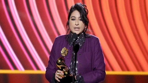 કોણ છે ગ્રેમી અવૉર્ડ જીતનાર પાકિસ્તાનની પહેલી મહિલા અરોઝ આફતાબ