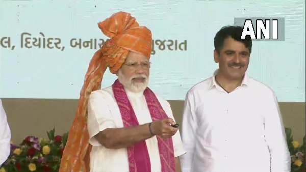 PM નરેન્દ્ર મોદીએ દિયોદરની બનાસ ડેરીના પ્લાન્ટનુ કર્યુ લોકાર્પણ, મોટી સંખ્યામાં લોકો ઉમટ્યા