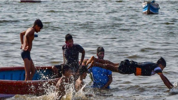 ચક્રવાતી પવનનુ બન્યુ ક્ષેત્ર