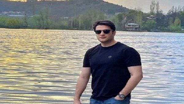 ટીનાનો પૂર્વ પતિ અતહર ખાન ચર્ચામાં