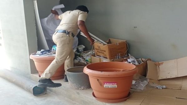 બોમ્બની ધમકી બોમ્બની ધમકી