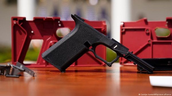 અમેરિકા માટે માથાનો દુખાવો બનેલી ‘ઘોસ્ટ ગન’ શું છે?