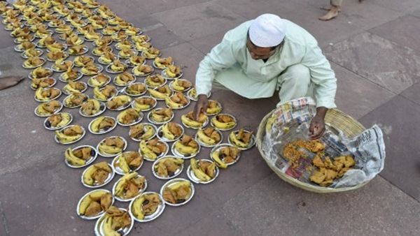 મંદિરમાં ઇફ્તારે વધાર્યો એકતાનો સ્વાદ