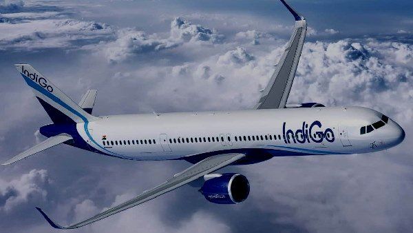 દિલ્હી આવી રહેલ ઇન્ડિગોના વિમાનમાં સવાર પેસેન્જરના ફોનમાં લાગી આગ, પછી ક્રુએ શું કર્યું?