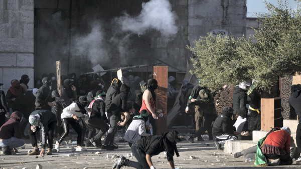 જેરૂસલેમમાં હિંસા, અલ અક્સા મસ્જિદમાં ઘુસી ઇઝરાયલી પોલીસ, 152 ફિલિસ્તાની ઘાયલ