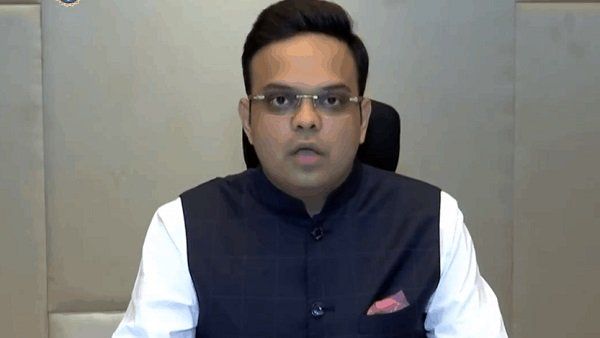 સોશિયલ મીડિયાના સભ્યો પણ ચપેટમાં