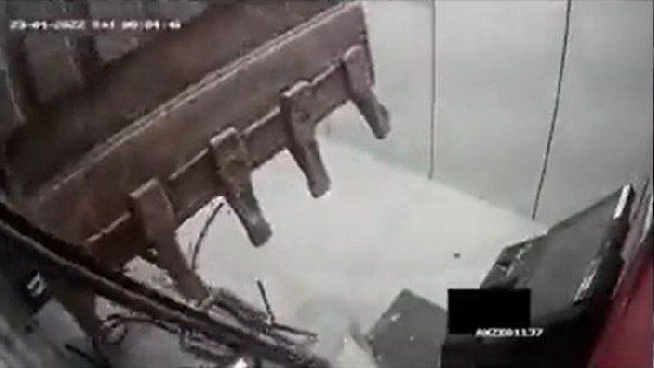 દેશમાં પ્રથમવાર જેસીબીમાંથી ચોરી!