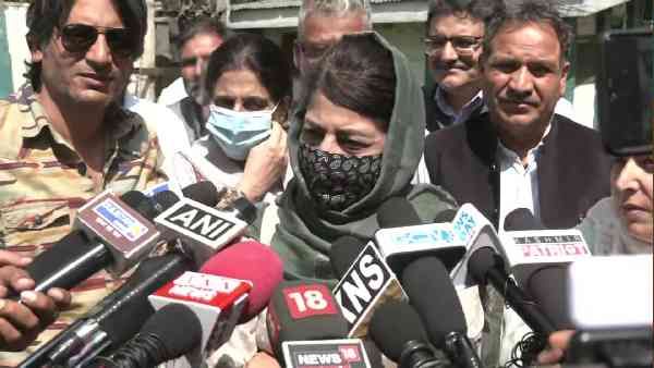 'અમે ઈચ્છીએ છીએ કે ત્યાં લોકશાહી ખીલે'