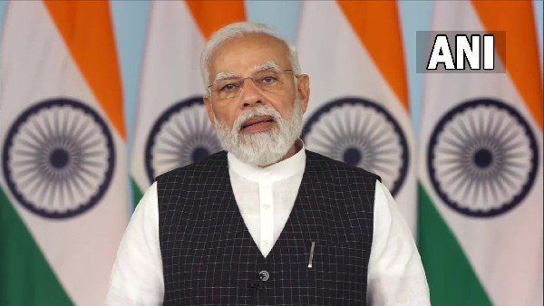 કોરોના: મુખ્યમંત્રીઓ સાથેની સમિક્ષા બેઠકમાં બોલ્યા પીએમ મોદી- કોરોના ખતમ નથી થયો, પણ દેશની સ્થિતિ સારી