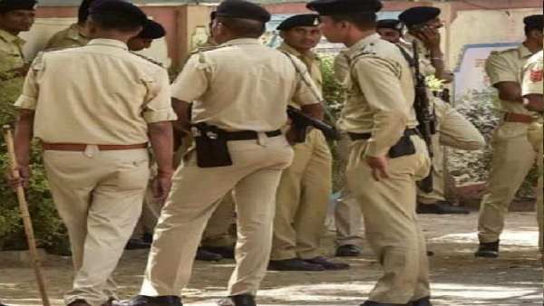 ગુજરાતઃ વડોદરામાં પણ પત્થરમારો, મંદિરને બનાવ્યુ નિશાન, 5 ઘાયલ, ઘટના સ્થળે પોલિસ તૈનાત