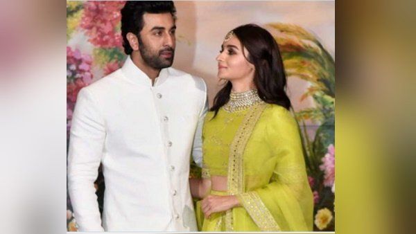 દીપિકા પાદુકોણે પ્રતિક્રિયા આપી દીપિકા પાદુકોણે પ્રતિક્રિયા આપી