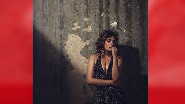 આ રીતે લુક પૂર્ણ કર્યો