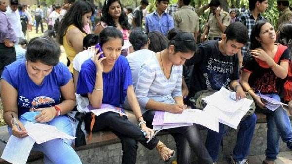 UGCનો મોટો નિર્ણય, હવે વિદ્યાર્થી એક સાથે કરી શકશે બે ડિગ્રી કોર્સ