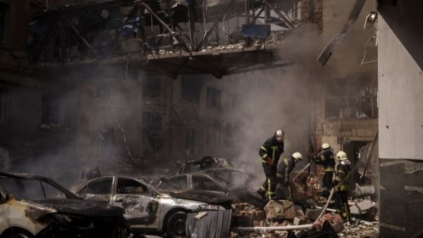 પૂર્વ યુક્રેનને અલગ કરશે રશિયા પૂર્વ યુક્રેનને અલગ કરશે રશિયા